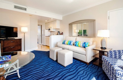 St. Pete Beach Resort | RumFish Beach at TradeWinds