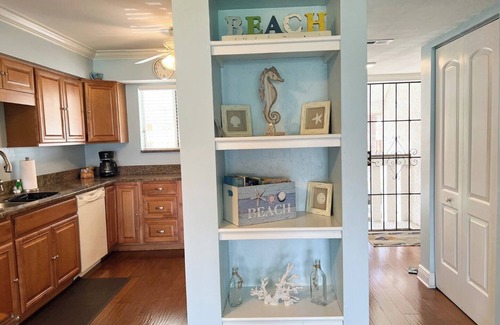 Bradenton Beach Condo | Runaway Bay 208 - Beach access, pool, and gym