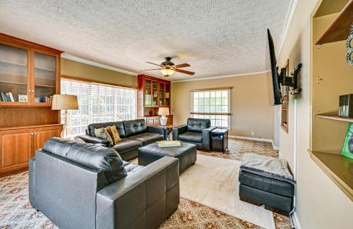 Somerdale House | Rural and Private Dover Retreat Close to Wineries!