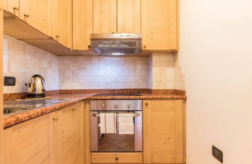 Almazzago Apartment | Rural Apartment "Maso Margherita - Tablà" with Balcony, Garden & Wi-Fi