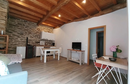 Beariz Apartment | Rural Apartment Neada with Terrace