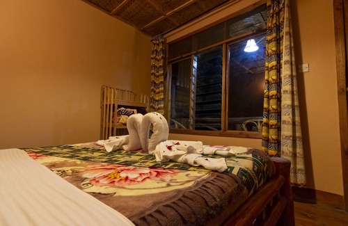 Western Region Cabin | Rushaga Gorilla Lodge