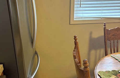 Dunsmuir House | Rustic 2-bedroom house in fabulous Dunsmuir. Only 10 miles away from Mt. Shasta