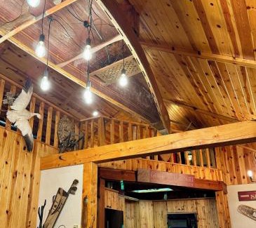 Walhalla House | Rustic 5 Bedroom Gorge River Resort