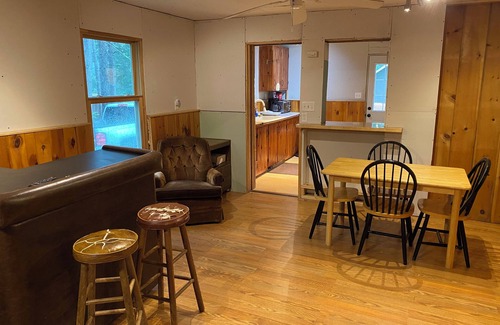 International Falls Cabin | Rustic Cabin on River Northern Minnesota