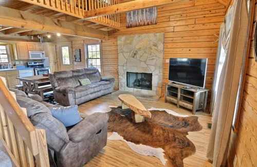 West Lafayette Cabin | Rustic Cabin Near Purdue University