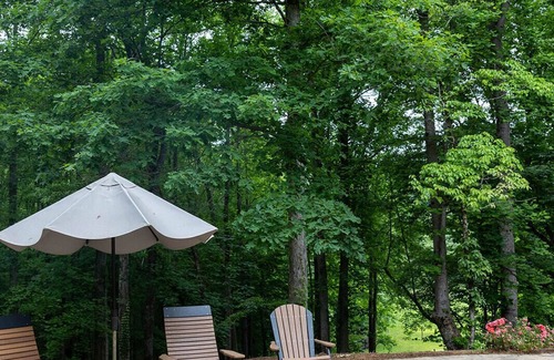 Dahlonega Cabin | Rustic cabin sitting on acres of pastures nestled in the mountains of North GA