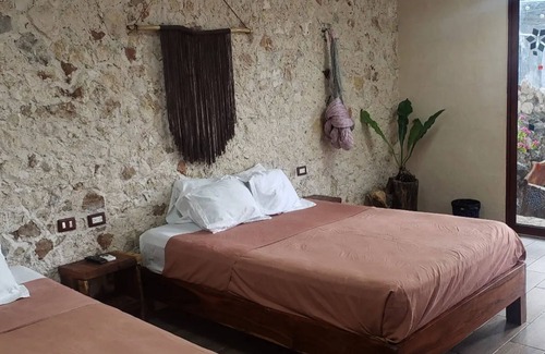 Chichen Itza - Valladolid Bed & Breakfast | Rustic charm in the heart of valladolid: with regional decoration and hammock