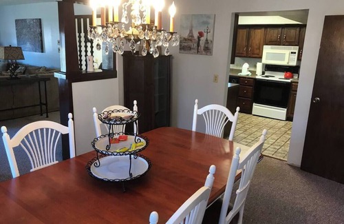 Stonefort House | Rustic charm meets modern comfort at Arsulas House