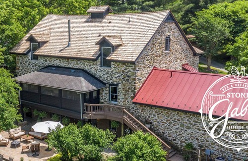 Blue Ridge Bed & Breakfast | Rustic Charm Meets Modern Comfort in Barn Loft Escape