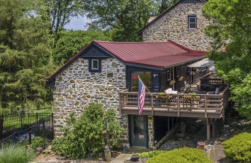 Blue Ridge Bed & Breakfast | Rustic Charm Meets Modern Comfort in Barn Loft Escape