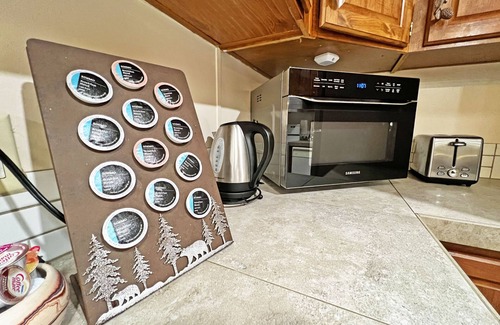 Pahrump House | Rustic Death Valley Lodge Home 3Bd2 Ba Pool Fire pit