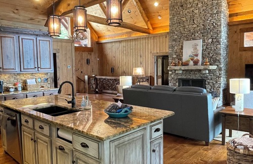 Blue Ridge House | Rustic Elegance On Lake Blue Ridge With Spectacular Views