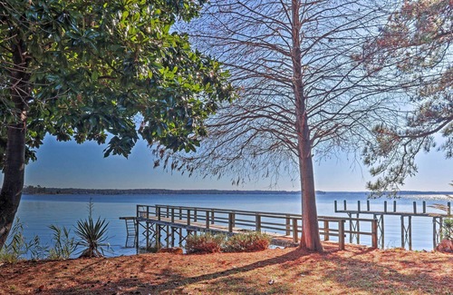 Lake Murray of Richland Cottage | Rustic Escape on Lake Murray w/ Fire Pit + Balcony