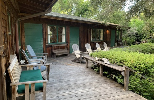 Inverness House | Rustic family vacation retreat with private tennis court!