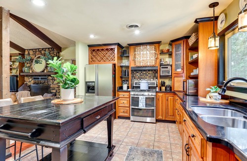 Iuka Cabin | Rustic Iuka Retreat ~ 1/2 Mi to Pickwick Lake!