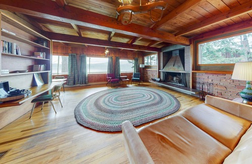 Harrison House | Rustic lakefront retreat with private beach, dock & large deck - dog-friendly