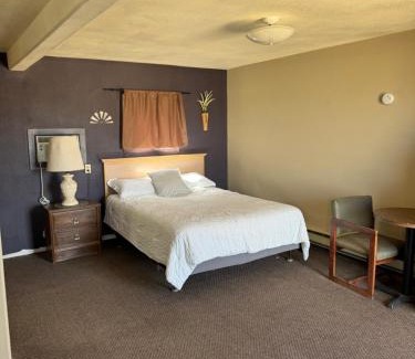 Glasgow Hotel | Rustic Lodge