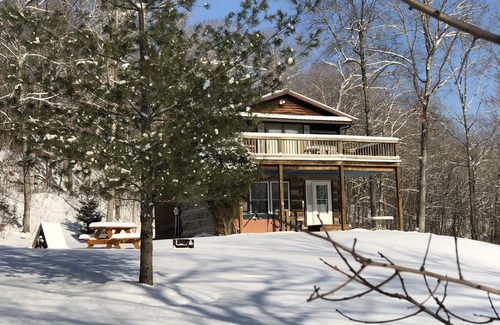 Derby Cabin | Rustic Log Cabin next to the Hoosier National Forest in the Ohio River Valley