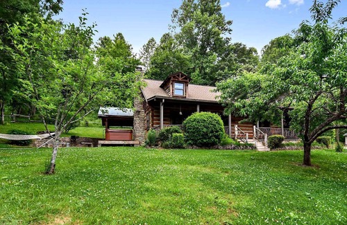 Clyde Cabin | Rustic Log Cabin Rental with a Hot Tub near Asheville, North Carolina