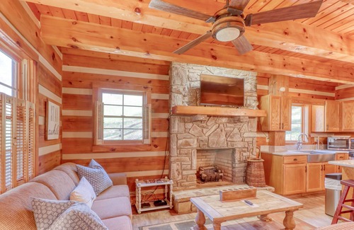 Cherokee Cabin | Rustic log home in private community - farm views & outdoor firepit