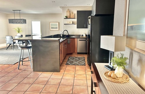 Billings House | Rustic Modern secluded home minutes from Billings shopping and restaurants
