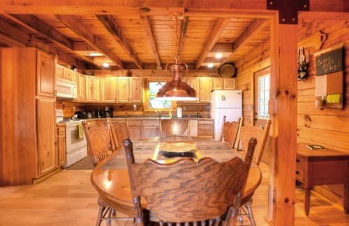 Bryson City Cabin | Rustic Moonshiner's Hideaway Cabin Near Bryson City and NOC