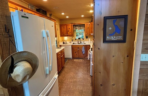 Mountain Rest Cabin | Rustic Mountain Lake Cabin - Pet Friendly, Playstation 5, Fast Internet, Dock