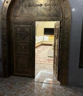 Sharjah House | Rustic Mountain Oasis