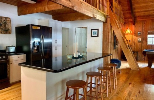 Inglis House | Rustic newly remodeled River House on working fish house property . Gulf access