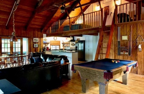 Inglis House | Rustic newly remodeled River House on working fish house property . Gulf access