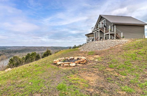 Norfork Apartment | Rustic Norfork Studio with Million Dollar View!
