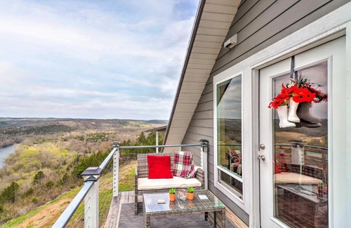 Norfork Apartment | Rustic Norfork Studio with Million Dollar View!