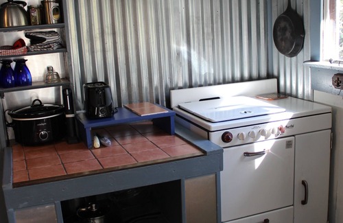 Bisbee Cabin | Rustic Old Bisbee Cabin - Whole House