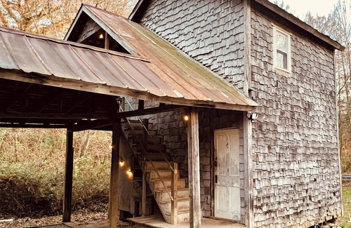 Fountain Run Cottage | Rustic Old Mill Tiny Home