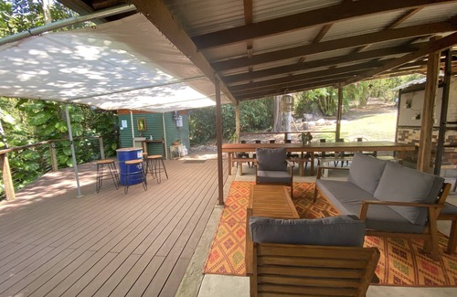 Byfield Cottage | Rustic one bedroom which sleeps 8