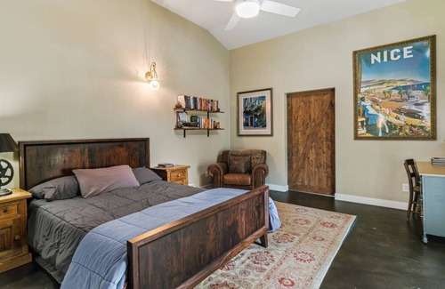 Thousand Oaks House | Rustic Paradise in Lynn Ranch