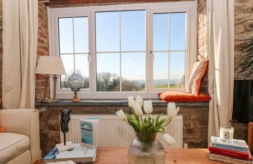 Llangynog Cottage | RUSTIC PERIOD COUNTRY FARMHOUSE, pet friendly in Llansteffan