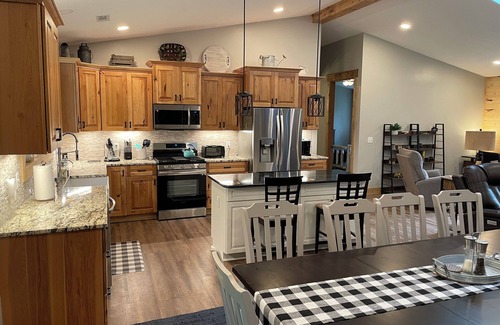 Logan House | Rustic Pines on Buckeye Trail with hot tub