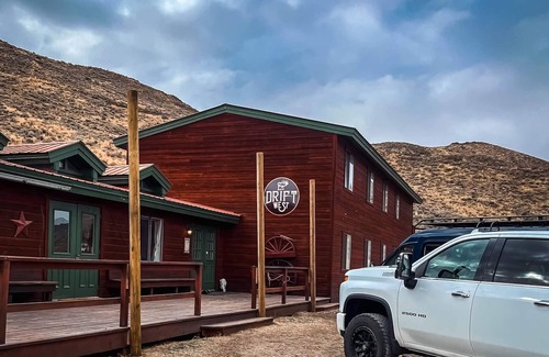 Blaine County Cottage | Rustic Ranch & Retreat Property | Near Sun Valley, Silver Creek, Craters of the Moon | Bring your toys! | Dorm-style Great for Large Groups, Fishing, Big Game & Bird Hunting | Public Land Access | Traeger Grill