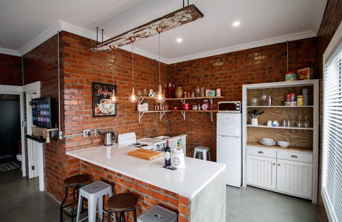 Trawal Apartment | Rustic Retreat 2 Bedroom Apartment - Durbanville