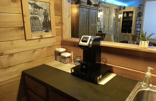 Harrison Cabin | Rustic Serenity in the Ozarks