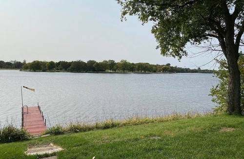 Nashua Cabin | Rustic Three Bedroom Cabin with 28 Foot Dock on Cedar Lake - Nashua, Iowa