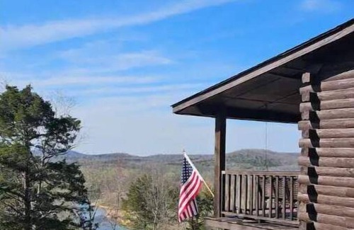 Pocahontas Cabin | Rustic Vibes