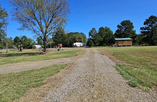 Jerusalem RV Rental | RV Camping spot. Get away from it all when you stay under the stars.