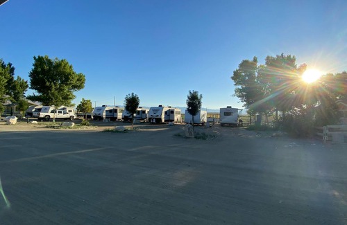 Olancha RV Rental | RV Lakeside Camping #9 near Death Valley