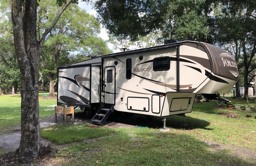 Land O' Lakes House | Rv spot in land o lakes on 3 acres rv is not included.