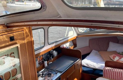 Uberseestadt Boat Rental | Süsses Motorboot - Bremen Überseestadt