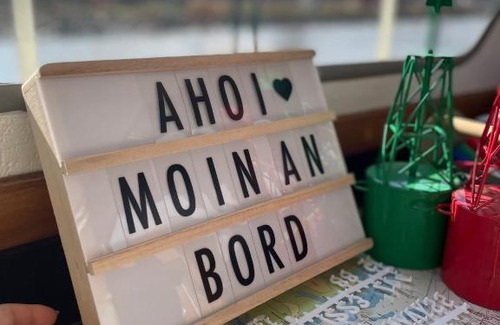 Uberseestadt Boat Rental | Süsses Motorboot - Bremen Überseestadt