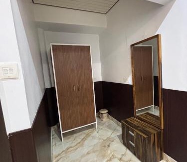 Varanasi Hotel | S R Hotel